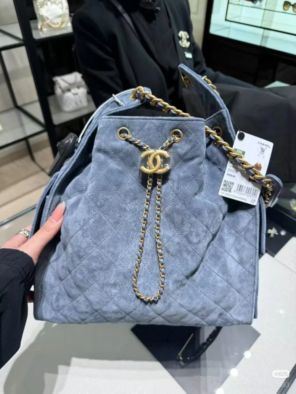 Classic Chanel Bag: A Stylish and Versatile Choice for Elegance